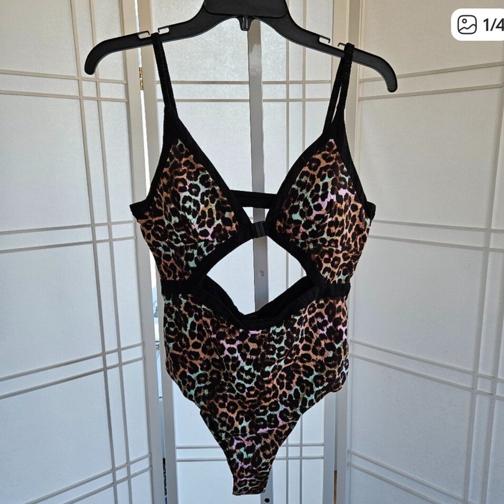Woman’s Dolce Vida One-Piece Multicolor Pastel & Black Leopard Print Swimsuit XS